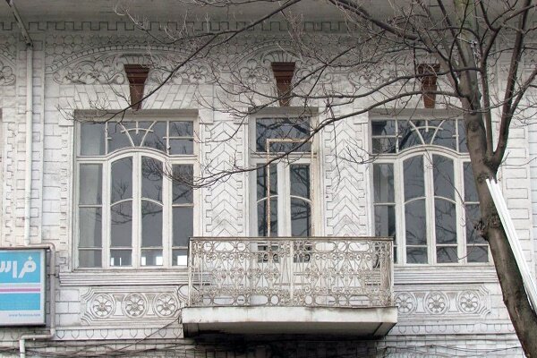 معاون میراث فرهنگی گیلان: هتل فردوسی رشت تخریب نمی‌شود