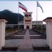 شهروندان لاهیجان در زمان بارش برف از پارک کردن خودرو در معابر خودداری نمایند
