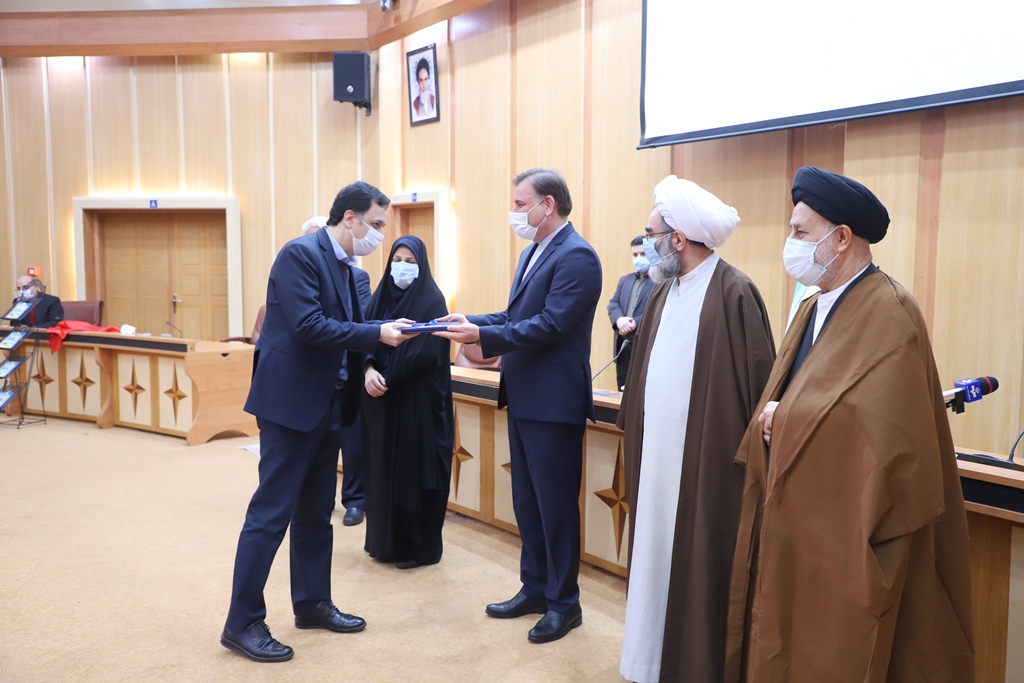 تقدیر استاندار از مدیرعامل و كاركنان توزیع برق گیلان جهت  ترویج و تبلیغ نماز