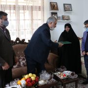 همزمان با ایام الله دهه فجر ؛ خانواده شهیدان امام‌پناهی تجلیل‌شدند
