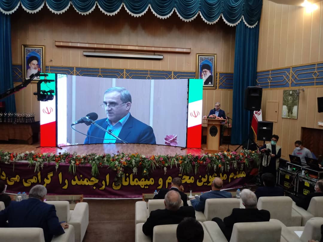 دکتر دلق پوش در مراسم تجلیل از صادرکنندگان نمونه استان گیلان گفت: صادرات، پروازی برای جهانی شدن و بلوغ صنعتی است