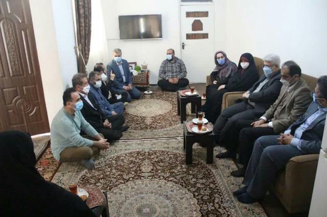 دیدار شهردار با خانواده شهید فتحی و کربلائی اسماعیل گوهری از مداحان پیشکسوت رشت