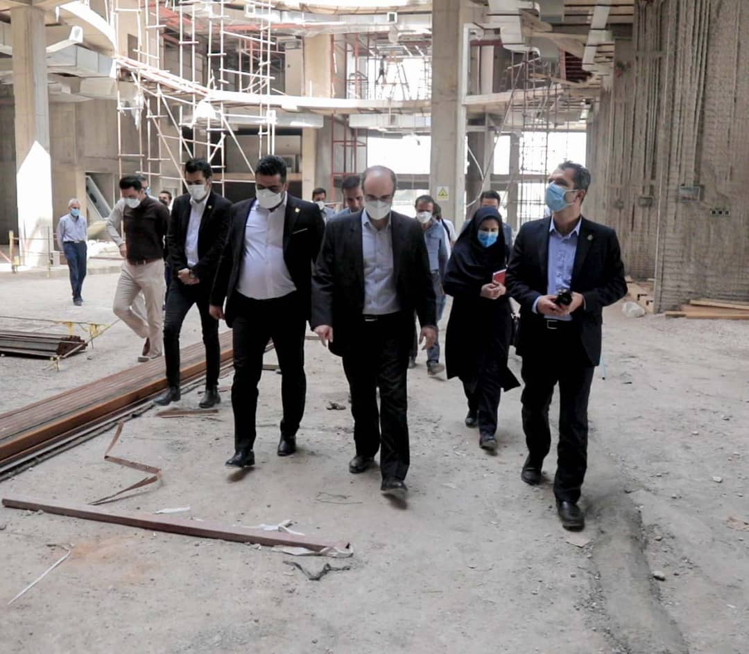 با حضور دکتر باستی در شرکت انبوه سازان آرش مطرح شد؛ با حمایت از نخبگان جوان علمی گیلان مجموعه آرش مارکت زیباکنار دانش بنیان می شود