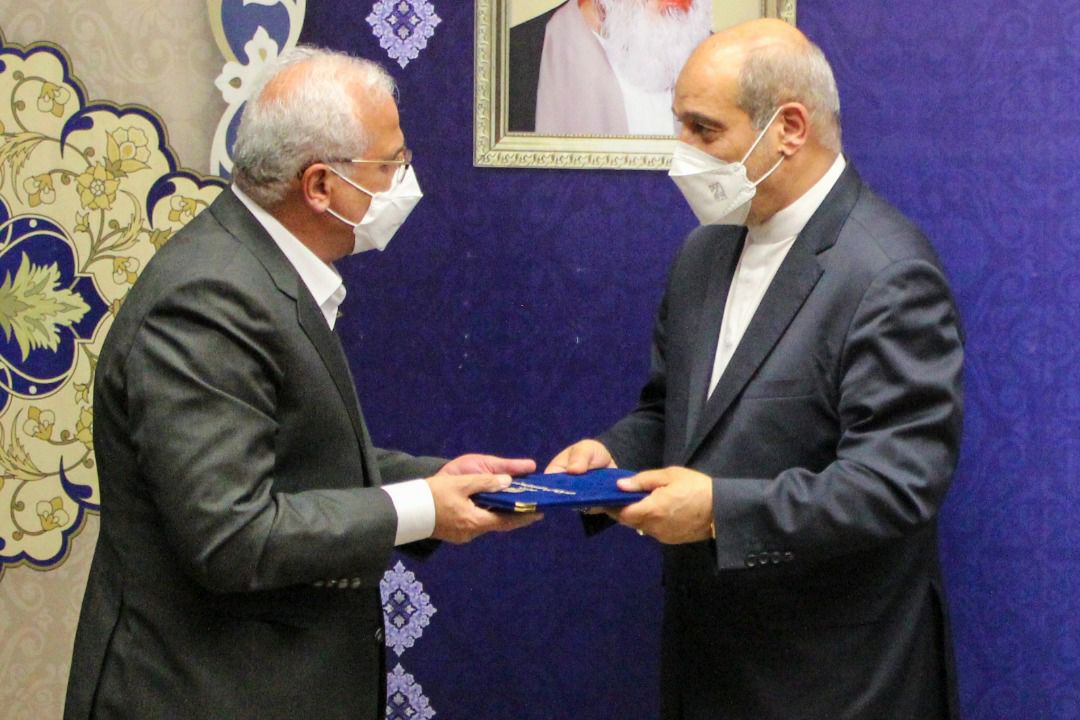 مشاور رییس جمهور و دبیر شواریعالی مناطق آزاد : عملکرد دولت تدبیر و امید در مناطق آزاد قابل دفاع است