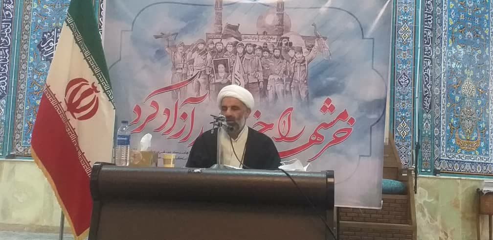 در جبهه اقتصادی مدیران لایقی در امور تصمیم‌گیری وجود ندارد