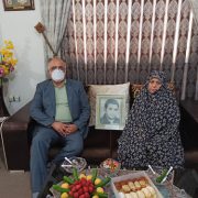 دیدار مدیر مخابرات منطقه گیلان با خانواده شهید محمدتقی شفیعیان به مناسبت هفته ارتباطات