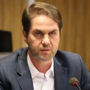 شهرداری رشت مکلف به تبدیل وضعیت نیروهای قراردادی به رسمی در خصوص خانواده‌های شهید و ایثارگر است