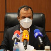وزیر اقتصاد خبر داد: تصمیمات جدید برای تسریع در ترخیص داروها و رجیستری تلفن همراه مسافران ورودی