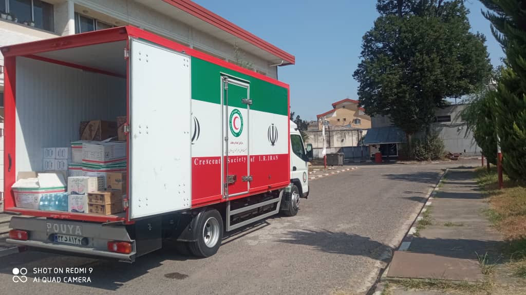 اهدای بسته های بهداشتی مجمع خیرین گیلان برای طرح نذر آب ۴ در شهرستان فهرج