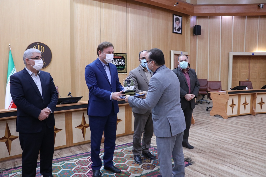 تقدیر مدیر كل امور اقتصادی و دارایی گیلان در جشنواره شهید رجایی استان
