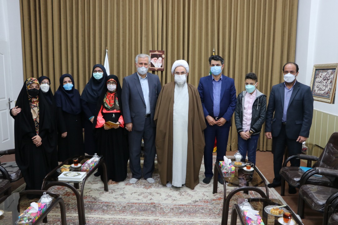نماینده ولی فقیه در گیلان و امام جمعه رشت؛ لزوم ارتقای دانش و تربیت کودک