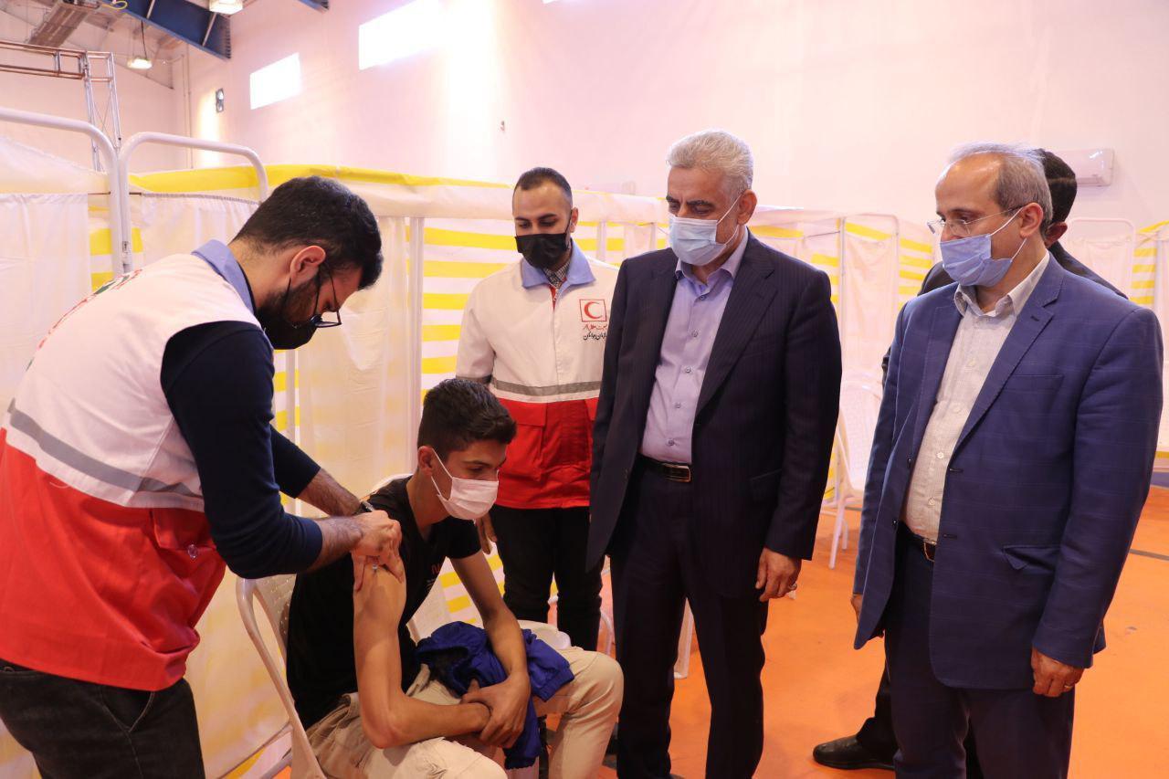 بازدید استاندار گیلان از مرکز واکسیناسیون شهید چمران و اورژانس اجتماعی بیمارستان حشمت رشت