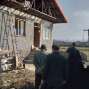 جلوگیری سپاه فومن از مصادره منزل یک خانواده محروم روستایی توسط بانک