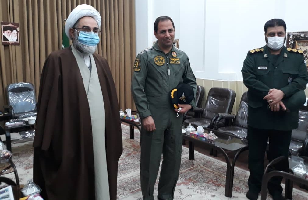 دیدار فرمانده قرارگاه محرومیت زدایی و جهادی نیروی زمینی ارتش با آیت الله فلاحتی