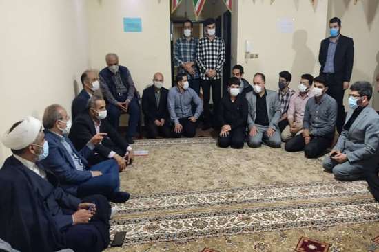 نشست صمیمی رییس دانشگاه علوم پزشکی گیلان با دانشجویان خوابگاه پسرانه ارشاد