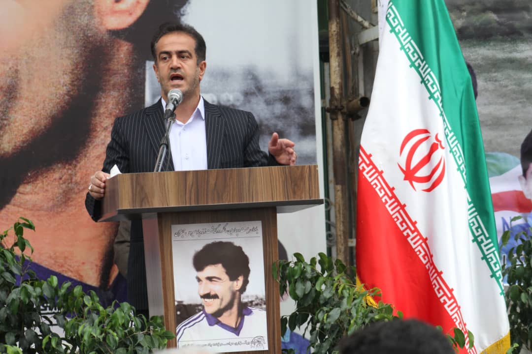 سیروس قایقران چهره ماندگاری شد ، چون بزرگ منش و بامعرفت بود
