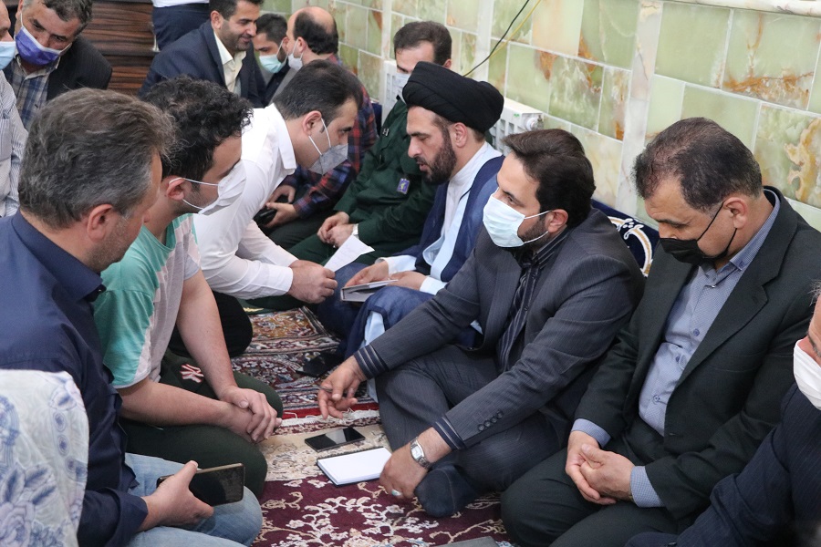 برپایی میز خدمت مسوولان شفت در بقعه متبرکه امام زاده ابراهیم (ع)