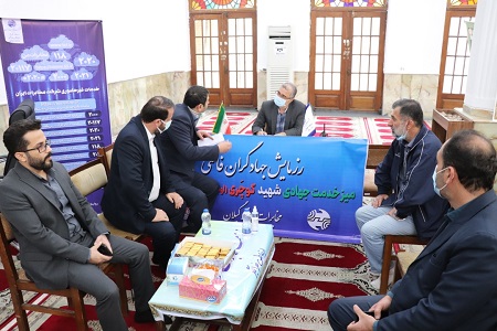 برپایی میز خدمت در مصلی رشت با حضور مدیران مخابرات منطقه گیلان