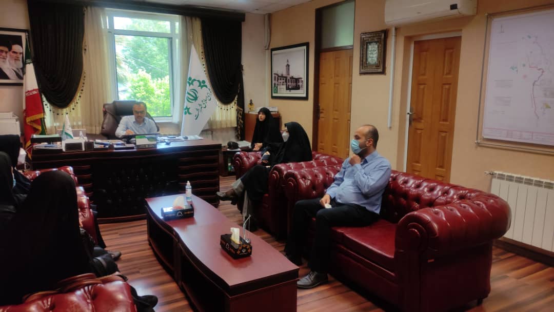 رئیس شورای اسلامي شهر رشت : ریشه های جهل و بی سوادی توسط معلمین از بین می رود