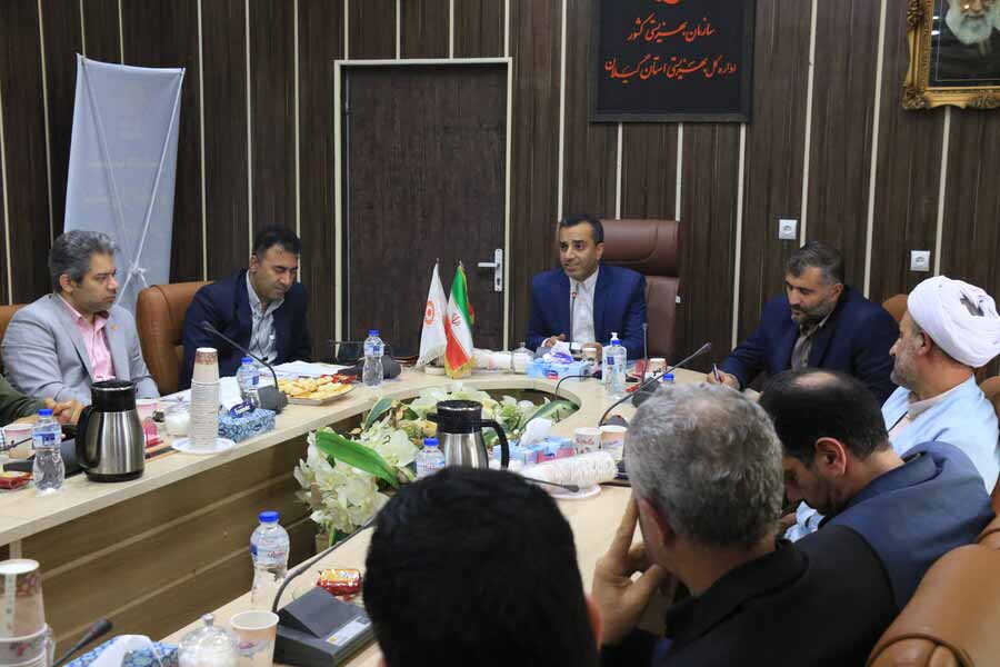 خانواده شهدا و ایثار گران خط نگهدار نظام هستند