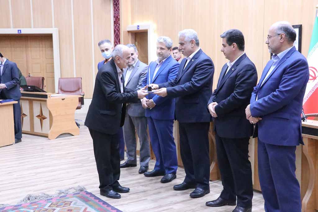 تا سرحد یک دستگاه خدمت رسان ایده آل فاصله داریم