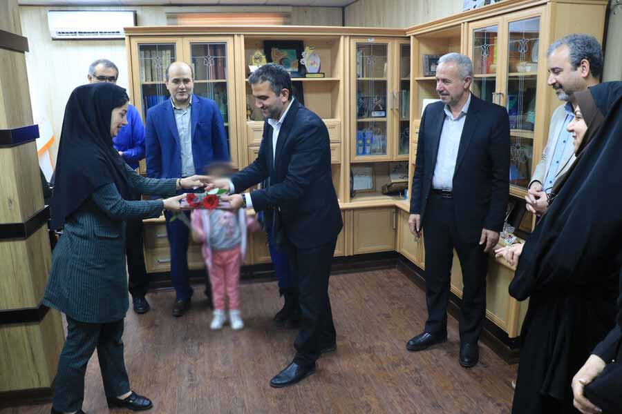 خانواده های فرزندپذیر گیلانی تجلیل شدند