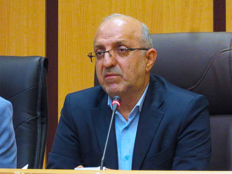 خانواده های شاهد و ایثارگر آبروی نظام اسلامی و قهرمانان ملی هستند