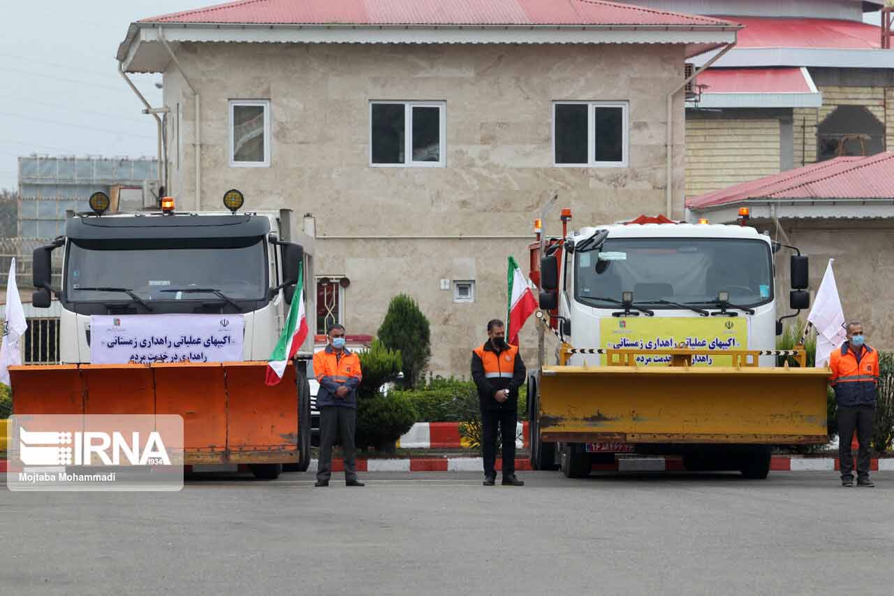 آماده باش ۳۹۱ دستگاه انواع ماشین آلات برفروبی در گیلان