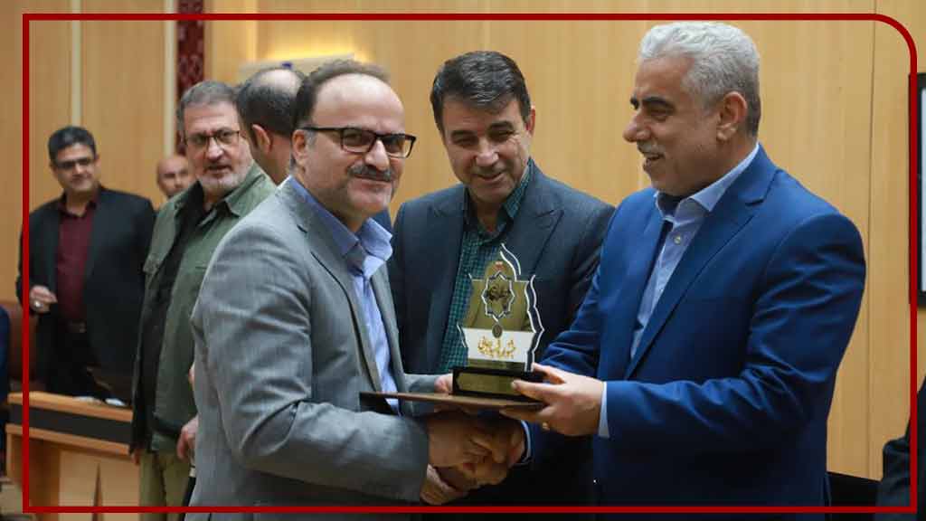 مدیرکل اقتصاد و دارایی گیلان به عنوان مدیر برگزیده تجلیل شد