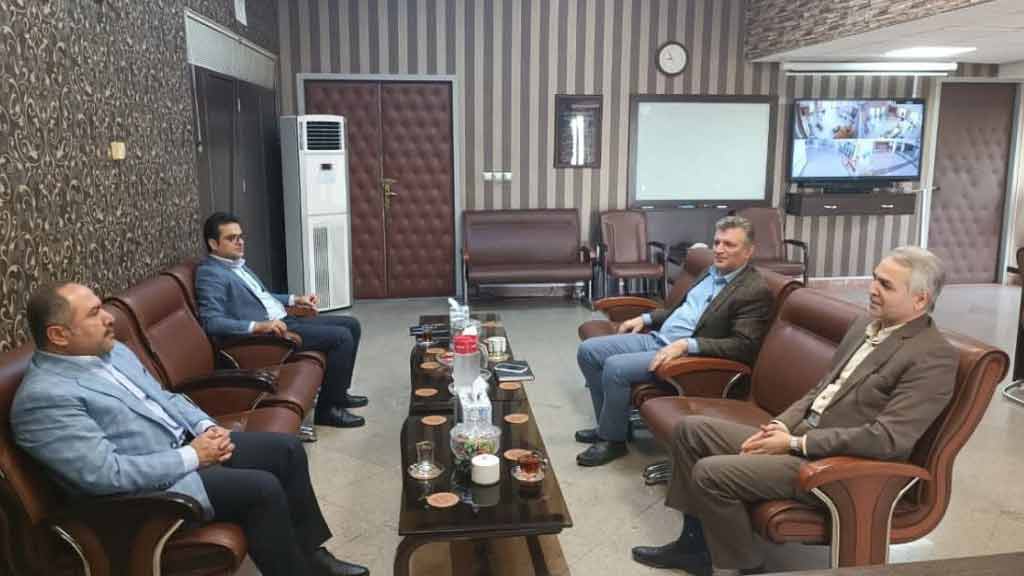 دیدارشهردار احمدسرگوراب شهرستان شفت با مدیر مخابرات منطقه گیلان برای اجرای پروژه فیبر نوری