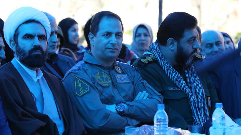 امام جمعه فومن : قرارگاه محرومیت زدایی ارتش برای بهداشت و درمان فومن کولاک به پا کرده است