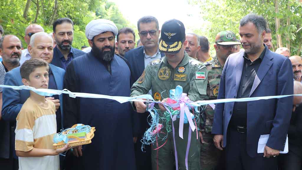 عطرخوش محرومیت زدایی ارتش به روستاهای صومعه سرا رسید