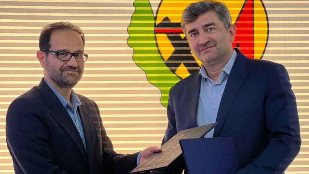 انعقاد تفاهم نامه همکاری شرکت توزیع برق گیلان با توزیع برق استان فارس