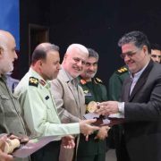 تجلیل از مدیرکل بنیاد مسکن انقلاب اسلامی گیلان