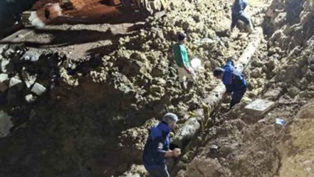 بازگشت پایداری به شبكه آب شرب بلوار لاكان شهر رشت، پس از عملیات ۱۵ ساعته ترمیم