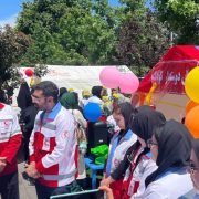 برپایی غرفه‌های آموزشی و درمانی هلال‌احمر در رشت