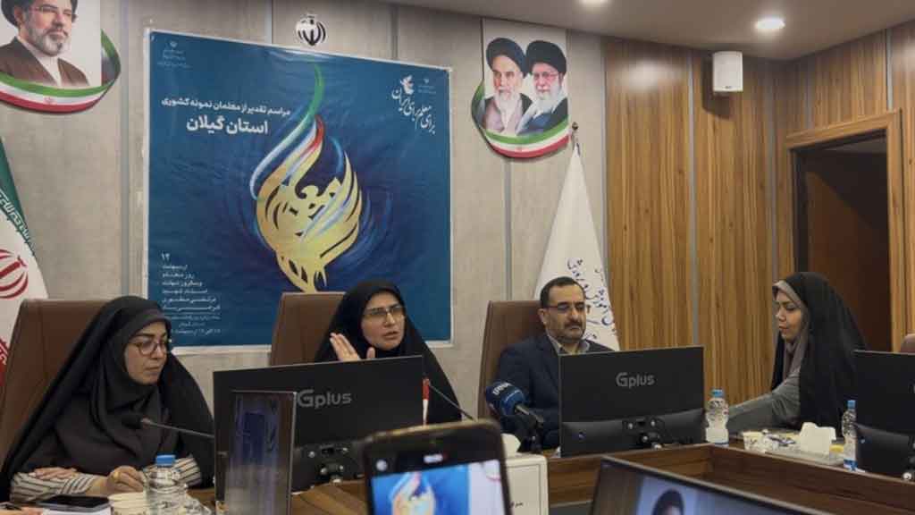 نرگس دستیار : من مادر سوگوار  ۱۶۸ دانش‌آموز شهید مینابی هستم