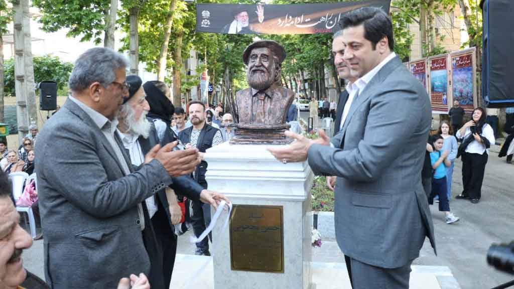 همزمان با روز لاهیجان سردیس استاد حسین محجوبی رونمایی شد