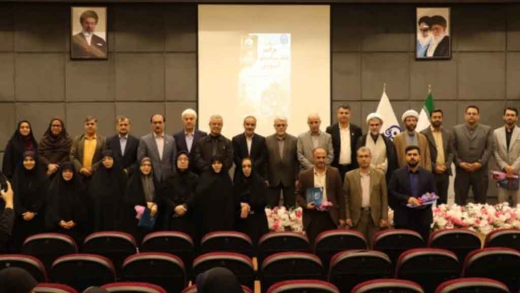 اساتید و دانشجو معلمان برتر دانشگاه فرهنگیان گیلان تجلیل شدند